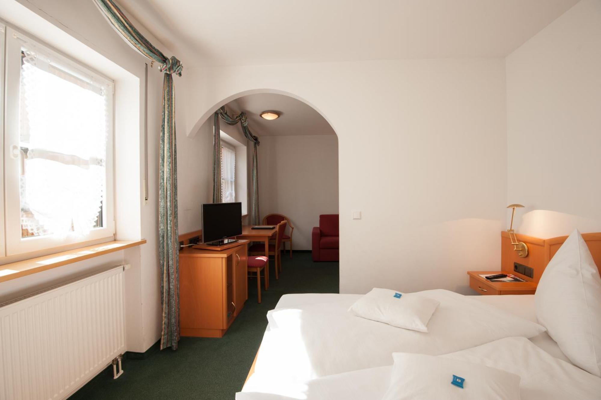 Hotel Schwaiger Glonn Exterior foto